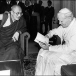 Далай-лама XIV и  Иоанн Павел II