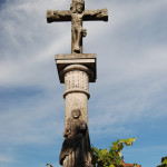 Поклонный крест на тропе пилигримов